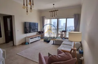 شقة - غرفة نوم - 2 حمامات للايجار في طراز أوروبي - مساكن القناه المائية - مدينة دبي الرياضية - دبي