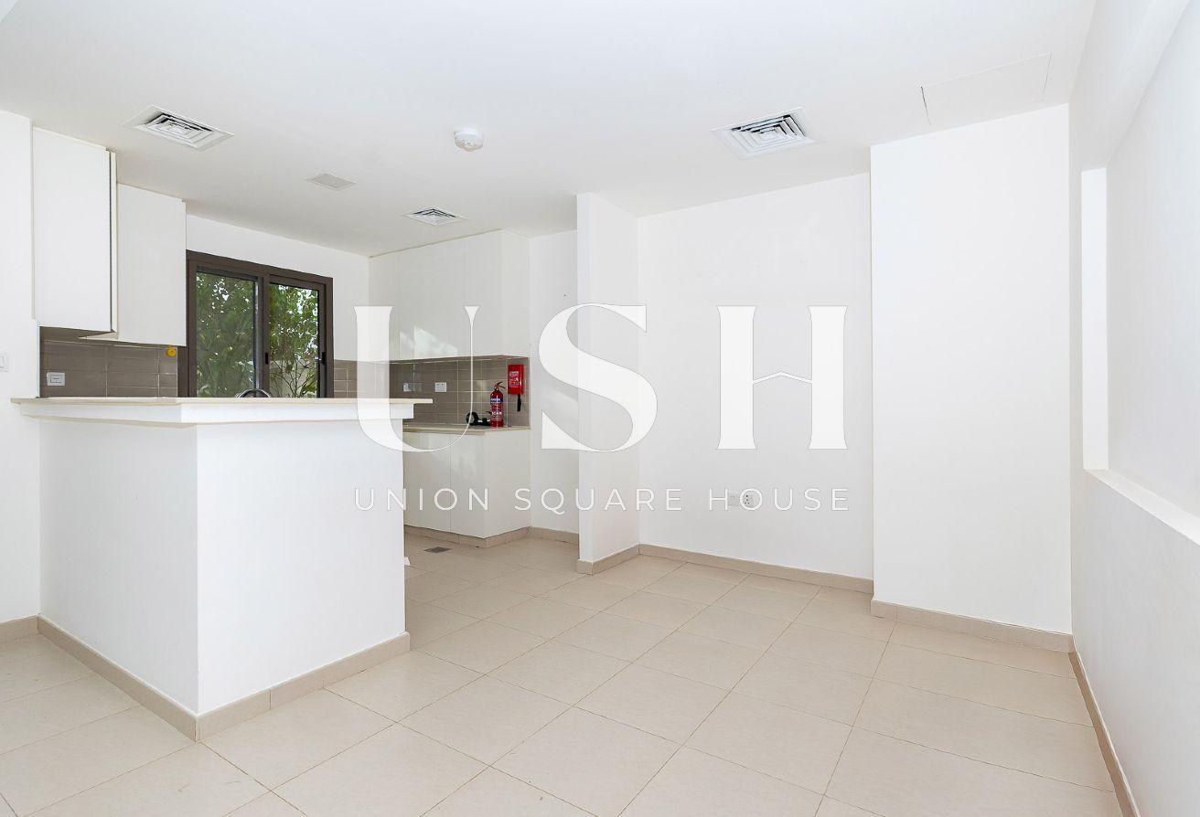 CORNER UNIT | CLOSE TO AMENITIES | MULTIPLE OPTION photo 4