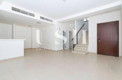 Townhouse - 4 - 5 for rent in Noor Townhouses - Town Square - Dubai