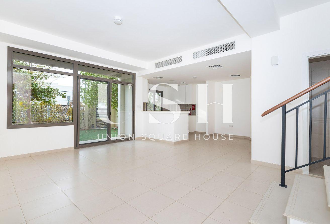 CORNER UNIT | CLOSE TO AMENITIES | MULTIPLE OPTION photo 2