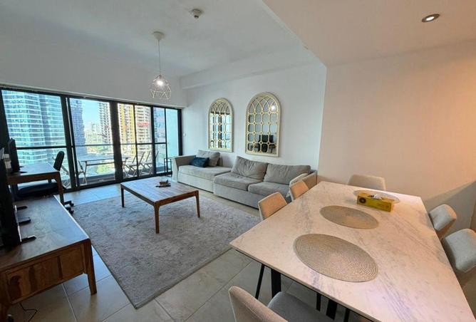 1غرفة نوم مع مخزن| مفروش بالكامل| مع شرفة| شاغر|