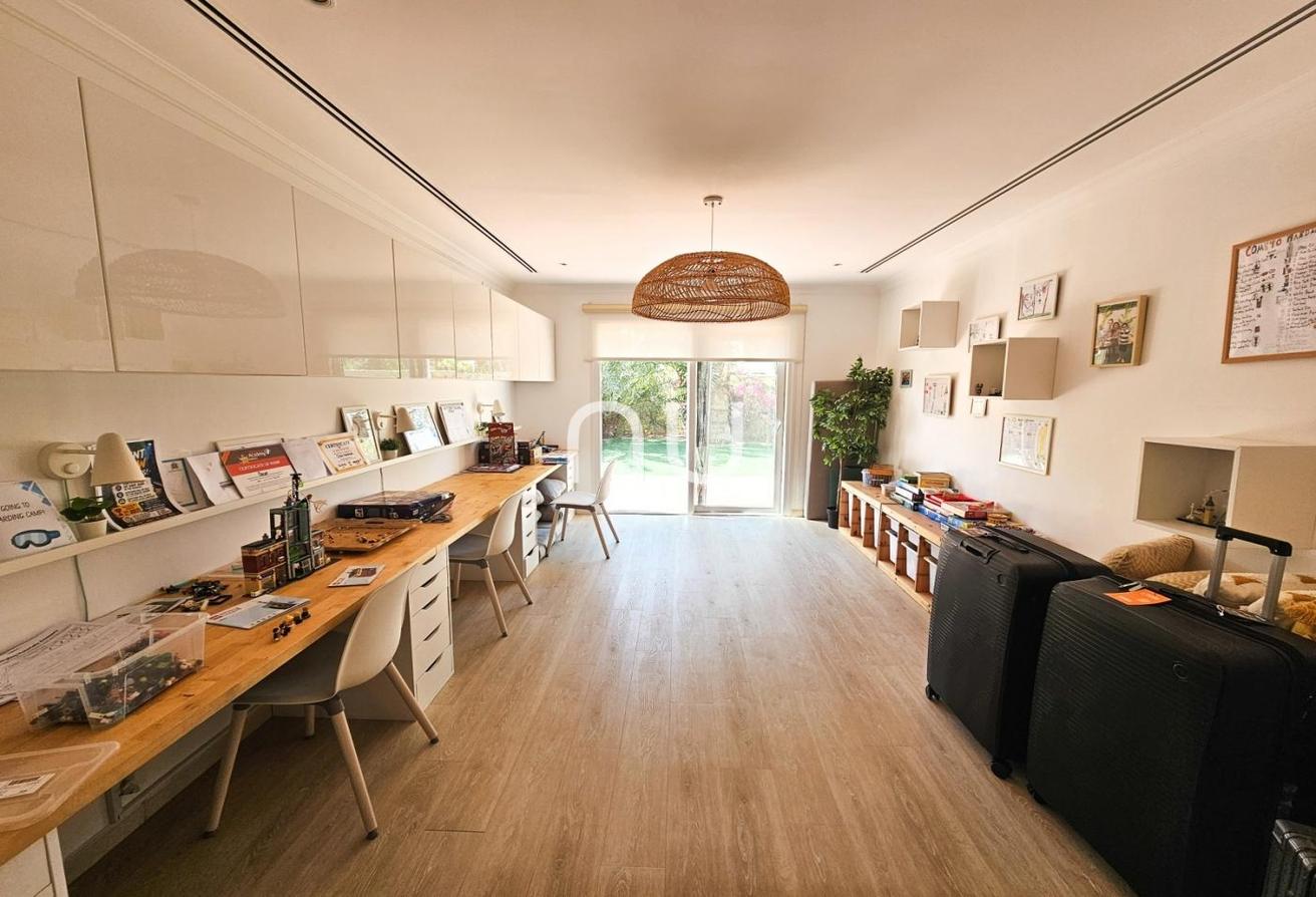 Available August| Rare 5 bedroom | Great Location photo 3
