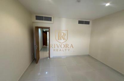 Apartment - 1 - 2 for rent in Rashed Ali Rashed Almazrouei Building - Al Souk Al Kabeer - Bur Dubai - Dubai