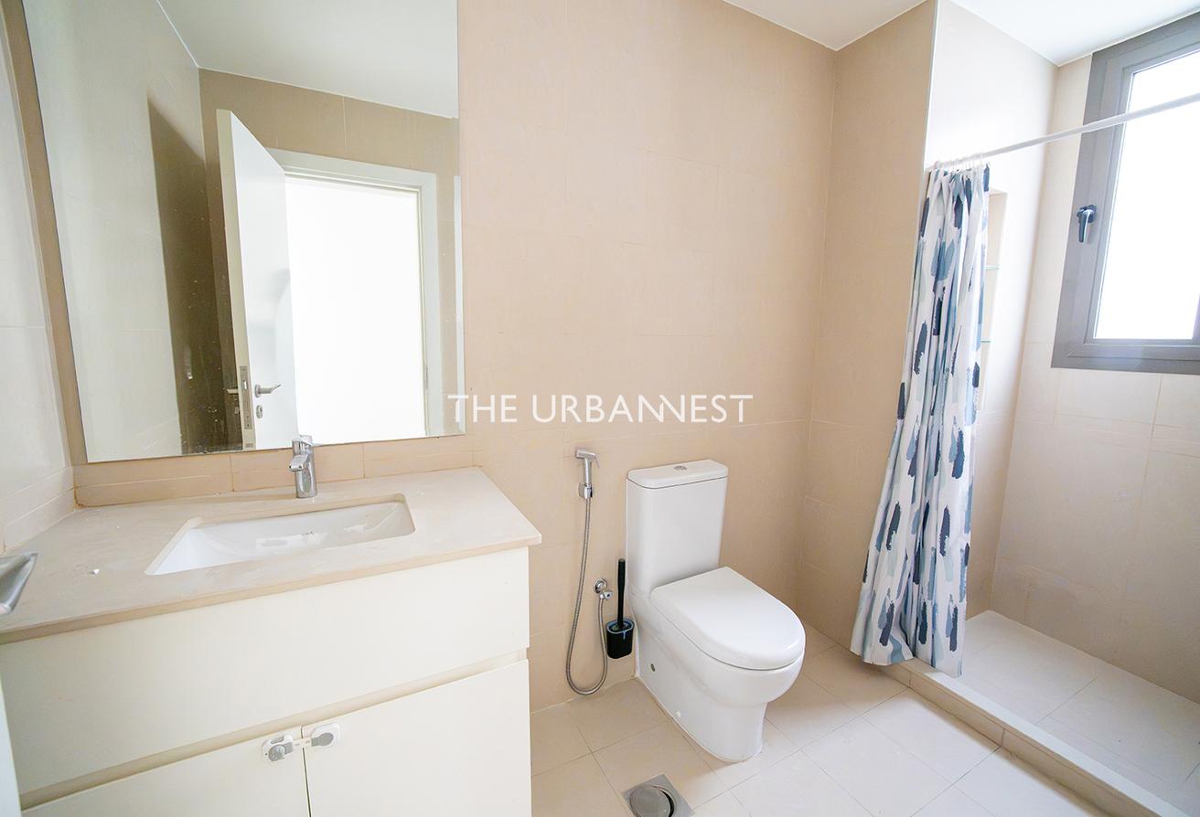 Vacant | Corner Unit | with Maids Room | 4Bed photo 16