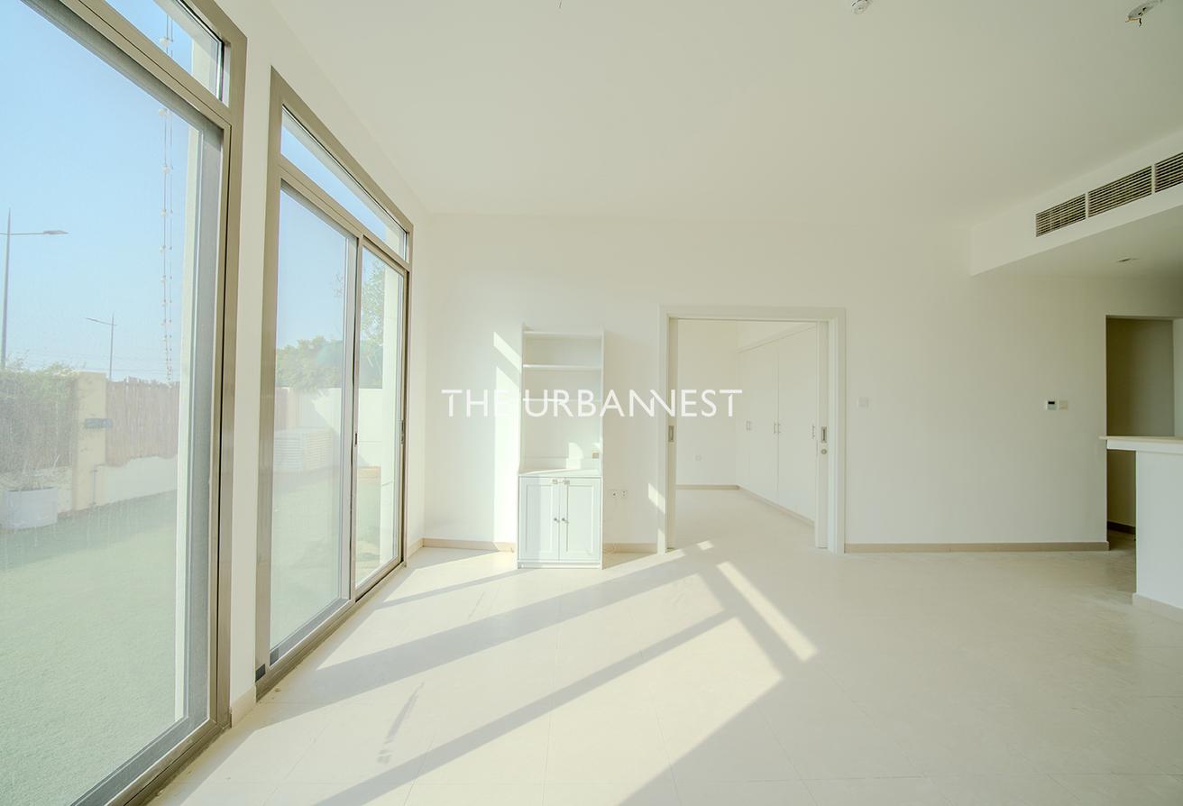 Vacant | Corner Unit | with Maids Room | 4Bed photo 17