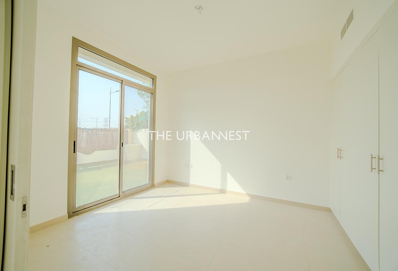 Vacant | Corner Unit | with Maids Room | 4Bed photo 5