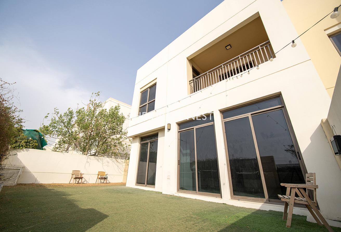 Vacant | Corner Unit | with Maids Room | 4Bed photo 14