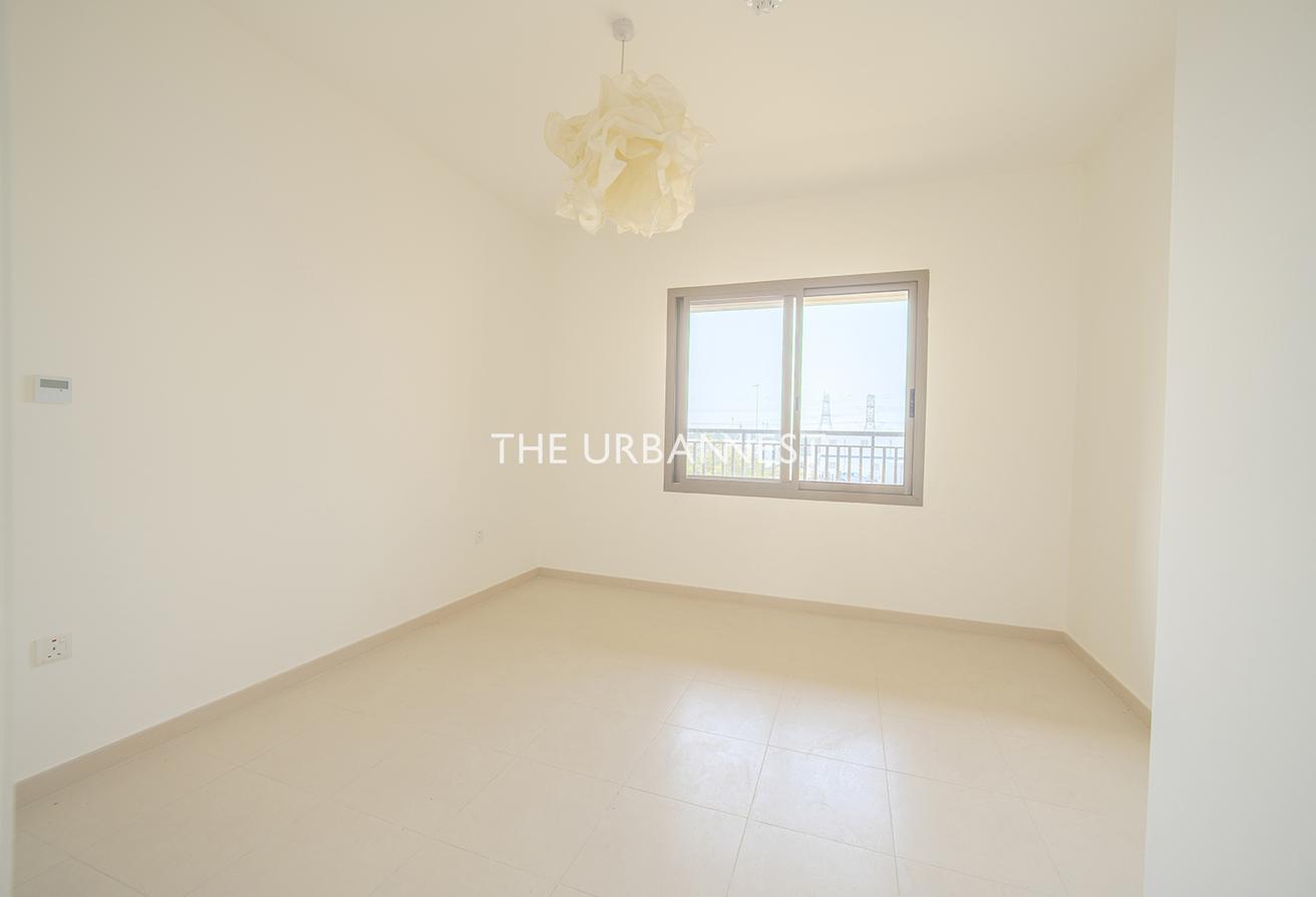 Vacant | Corner Unit | with Maids Room | 4Bed photo 8
