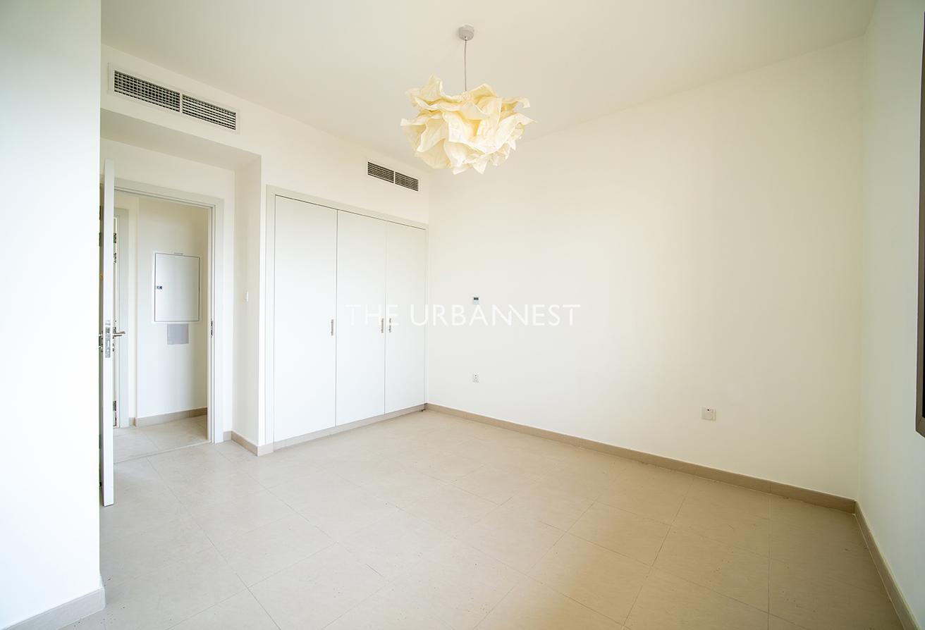 Vacant | Corner Unit | with Maids Room | 4Bed photo 12