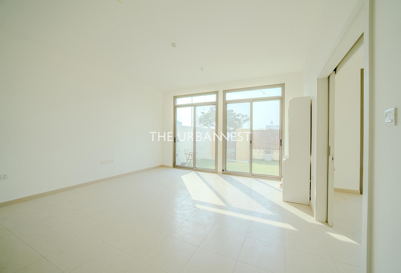 Vacant | Corner Unit | with Maids Room | 4Bed photo 11