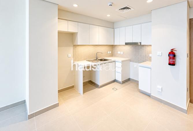 Vacant Soon | High Floor | Unfurnished photo 3