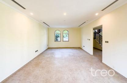 Villa - 3 - 4 for sale in District 5 - Jumeirah Park - Dubai