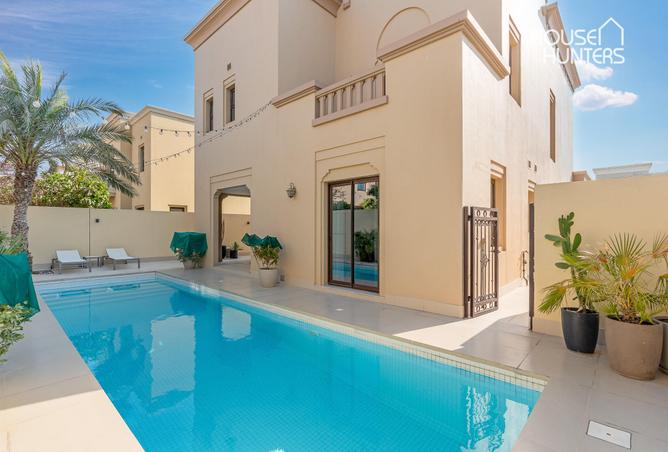 Renovated 4BR | Private Pool | Internal Location
