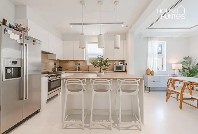 160530376 - Property Image 3