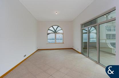 Apartment - 3 Bedrooms - 4 Bathrooms for rent in Al Nabat - Shoreline Apartments - Palm Jumeirah - Dubai
