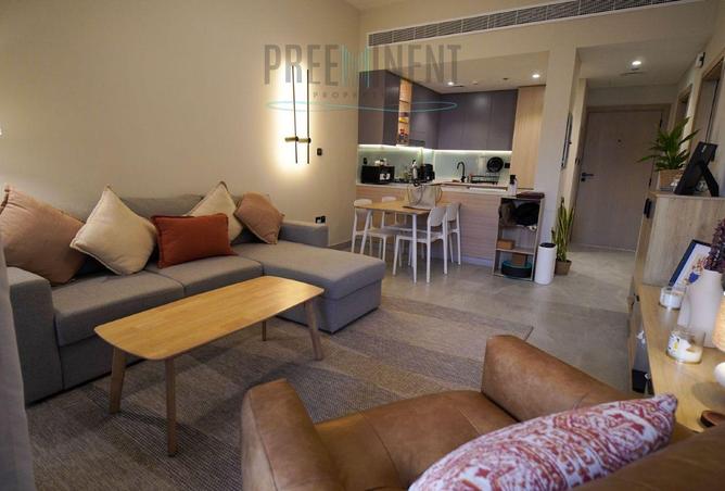 Low Floor | High ROI | Fully Furnished — photo 3