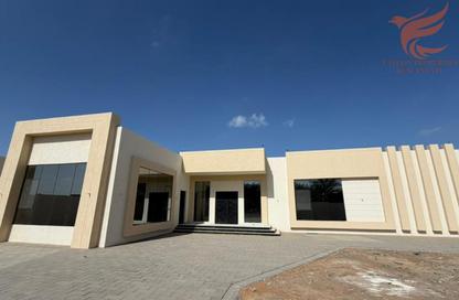 Villa - 5 Bedrooms - 7+ Bathrooms for sale in Seih Al Uraibi - Ras Al Khaimah
