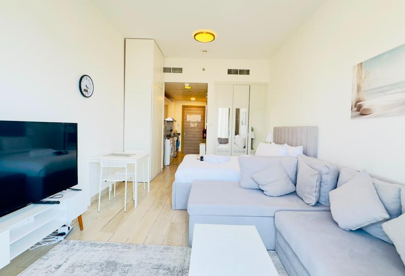 Fully Furnished Studio|All Bills Include|Pool View photo 2