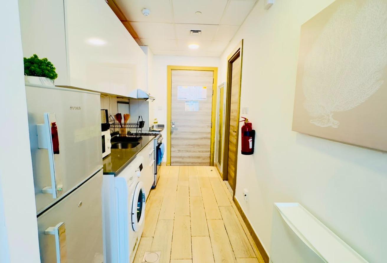 Fully Furnished Studio|All Bills Include|Pool View photo 3