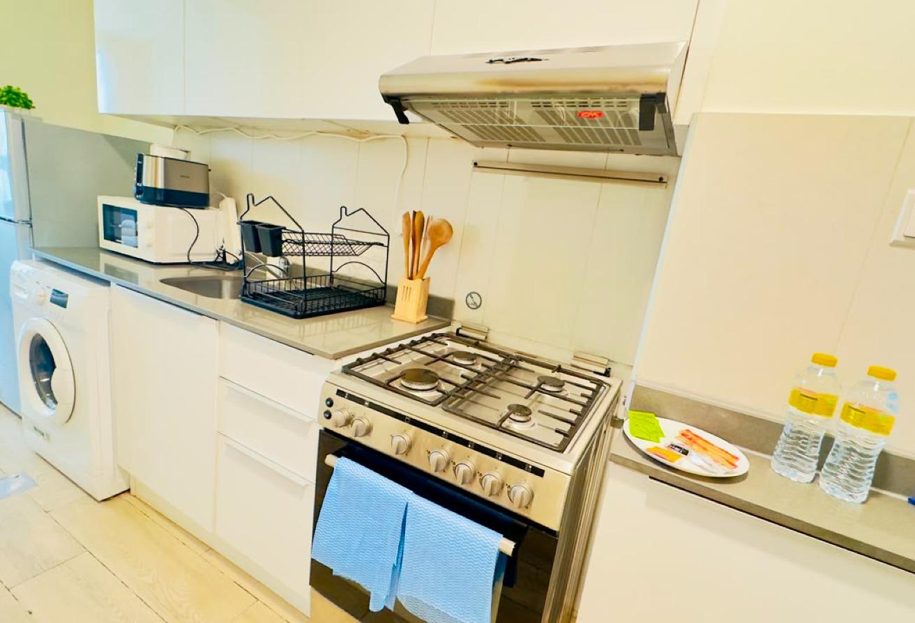 Fully Furnished Studio|All Bills Include|Pool View photo 4