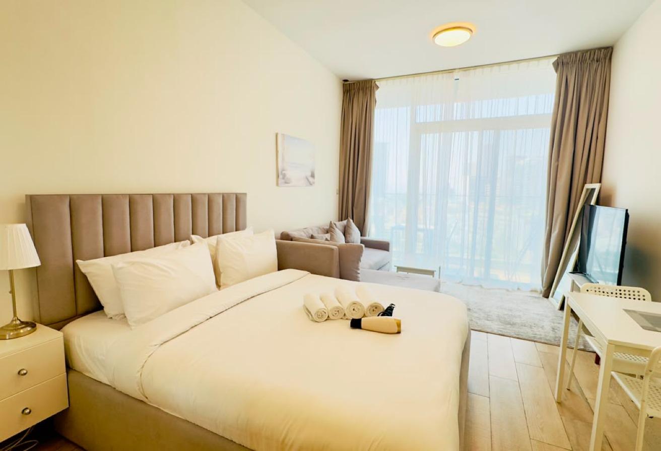 Fully Furnished Studio|All Bills Include|Pool View photo 6