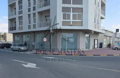 عمارة بالكامل - 8 غرف نوم - 8 حمامات للبيع في الزاهية - عجمان