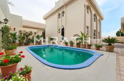 Villa - 4 Bedrooms - 5 Bathrooms for rent in Jumeirah 1 Villas - Jumeirah 1 - Jumeirah - Dubai Villa - 4 Bedrooms - 5 Bathrooms for rent in Jumeirah 1 Villas - Jumeirah 1 - Jumeirah - Dubai
