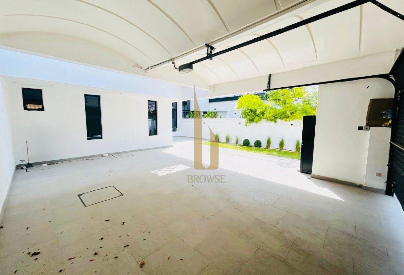Modern 4BR Villa | Private Pool+Garden l Maids photo 3