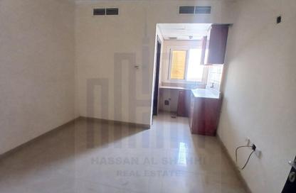 Apartment - Studio - 1 for rent in Fire Station Road - Muwaileh - Sharjah