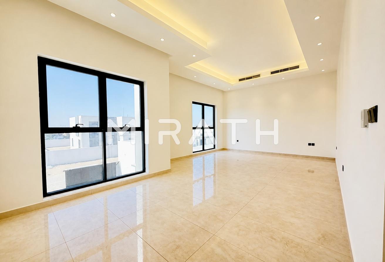 Premium 5BR Villa | Private Lift | Luxury photo 12