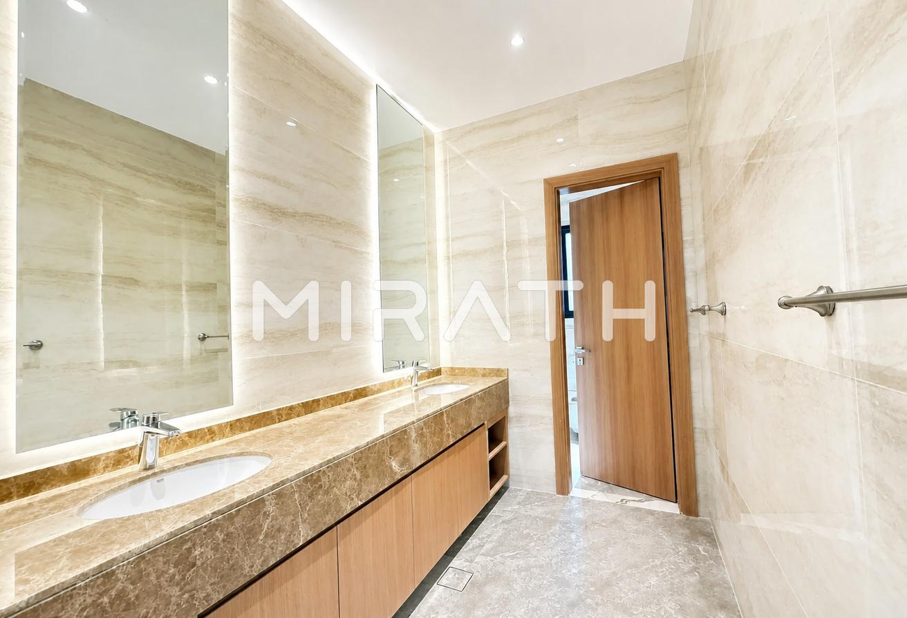 Premium 5BR Villa | Private Lift | Luxury photo 18