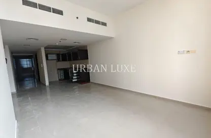 شقة - غرفة نوم - 2 حمامات للايجار في برج فرانكفورت - مدينة دبي الرياضية - دبي