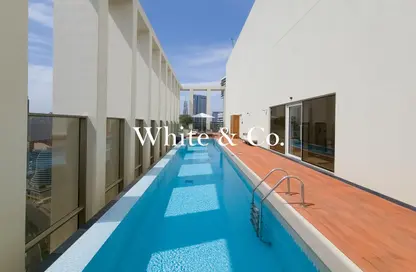 شقة - 3 غرف نوم - 4 حمامات للايجار في اقامة 22 - الخليج التجاري - دبي