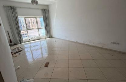 Apartment - 3 - 5 for sale in Al Anwar Tower - Al Khan Lagoon - Al Khan - Sharjah