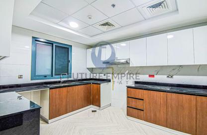Apartment - 3 Bedrooms - 5 Bathrooms for rent in Al Hudaiba Mall - Al Hudaiba - Bur Dubai - Dubai