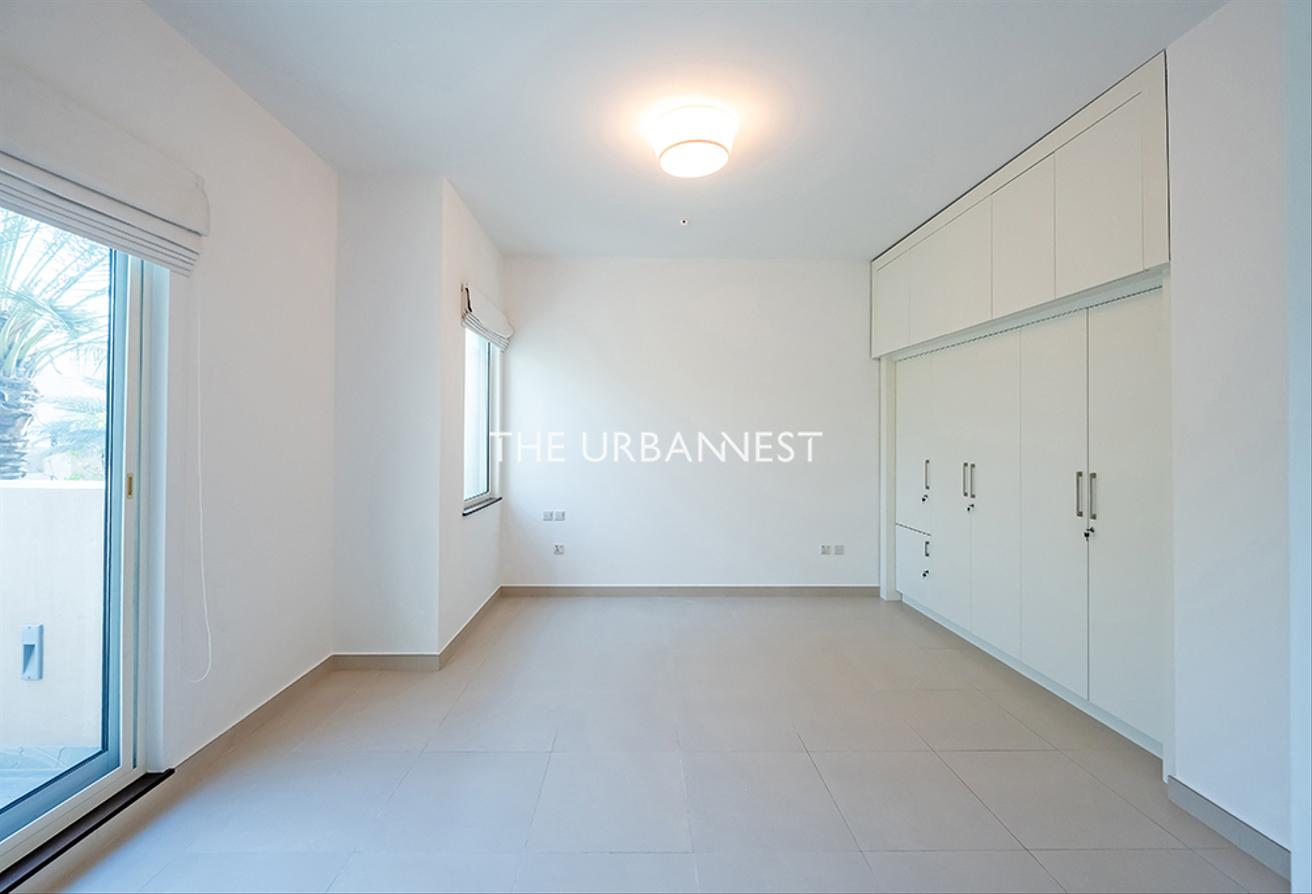 Available Now | Spacious 4 Bed Townhouse photo 7