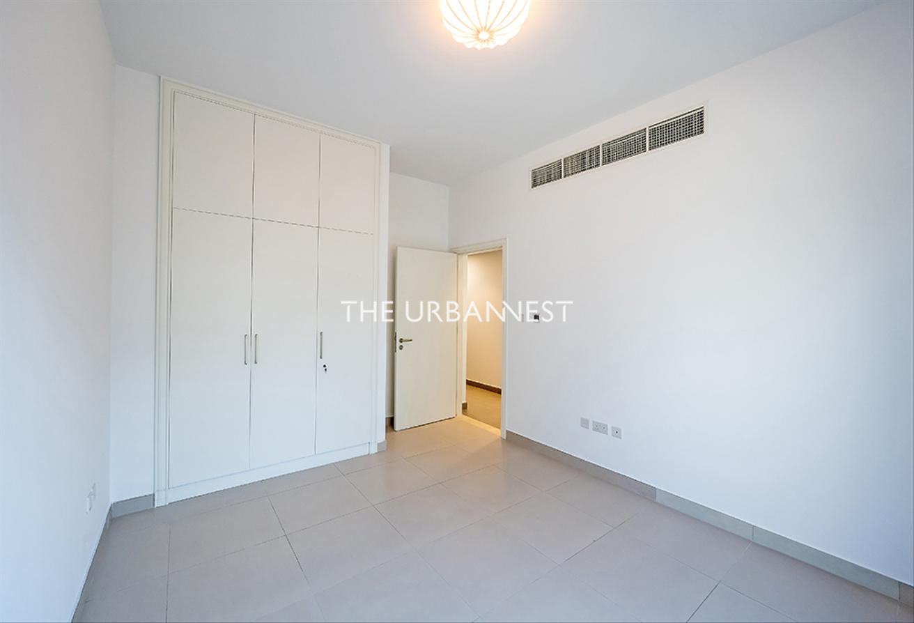 Available Now | Spacious 4 Bed Townhouse photo 15