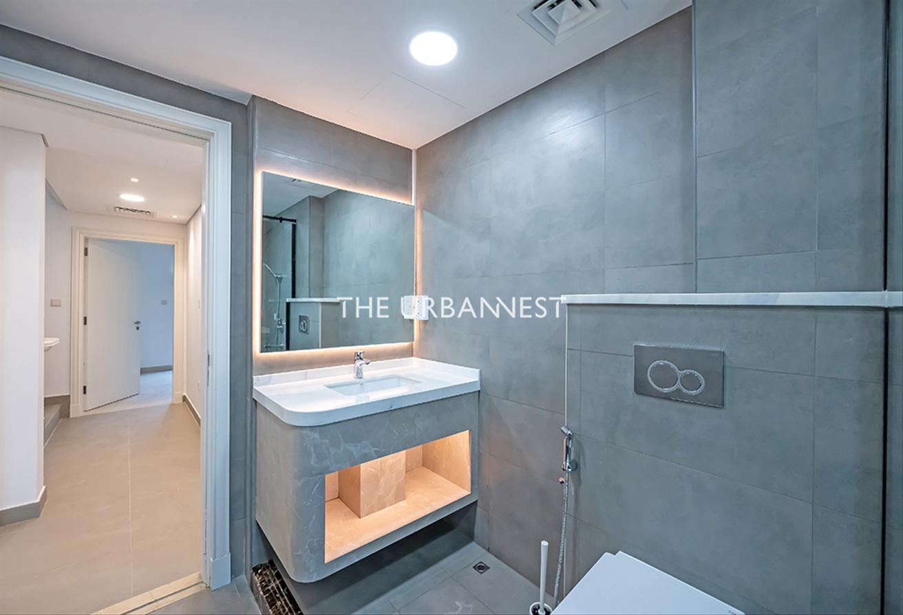 Available Now | Spacious 4 Bed Townhouse photo 8