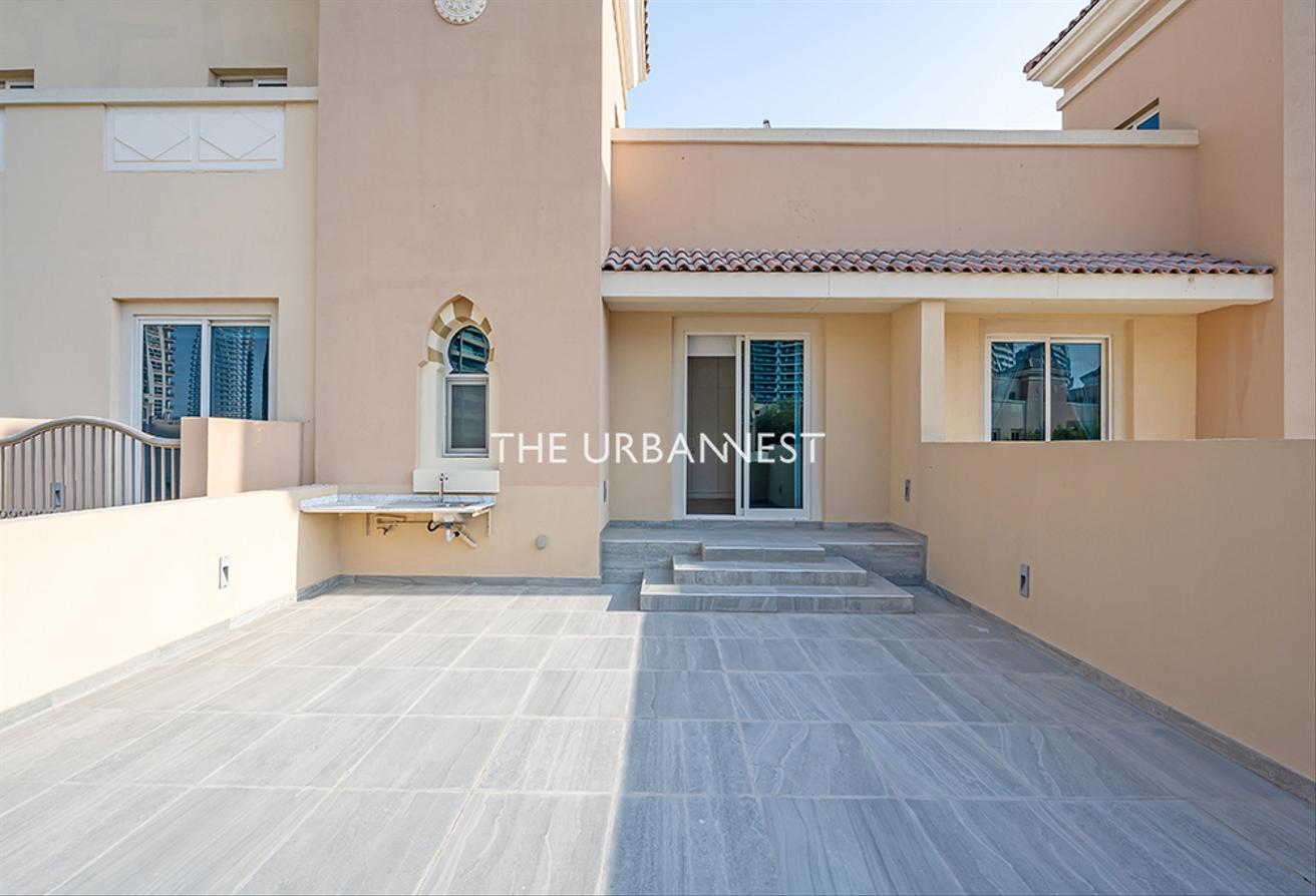 Available Now | Spacious 4 Bed Townhouse photo 11