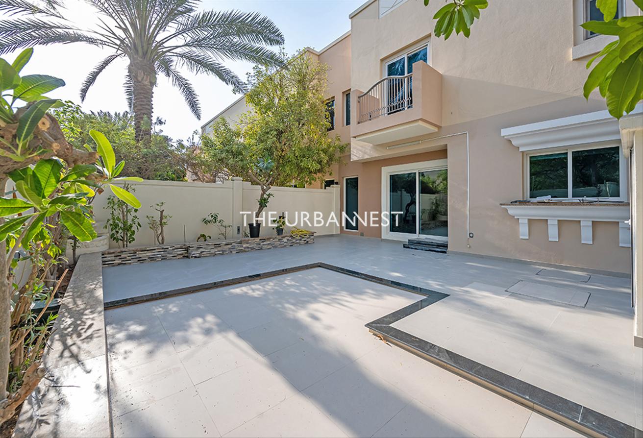 Available Now | Spacious 4 Bed Townhouse