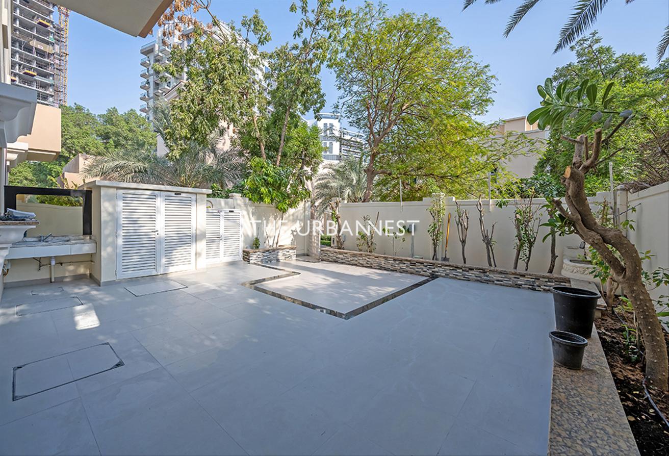 Available Now | Spacious 4 Bed Townhouse photo 19