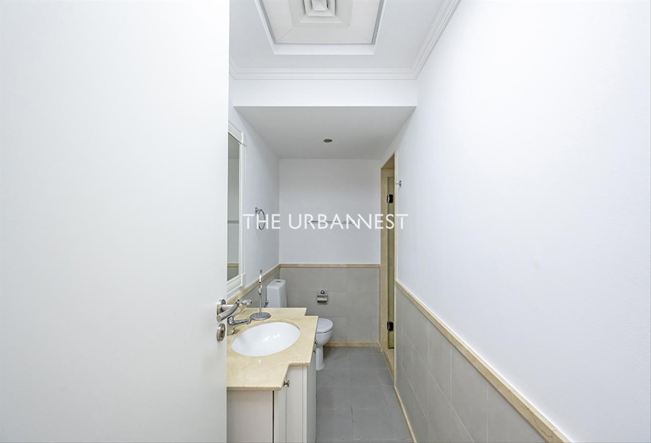 Available Now | Spacious 4 Bed Townhouse photo 16