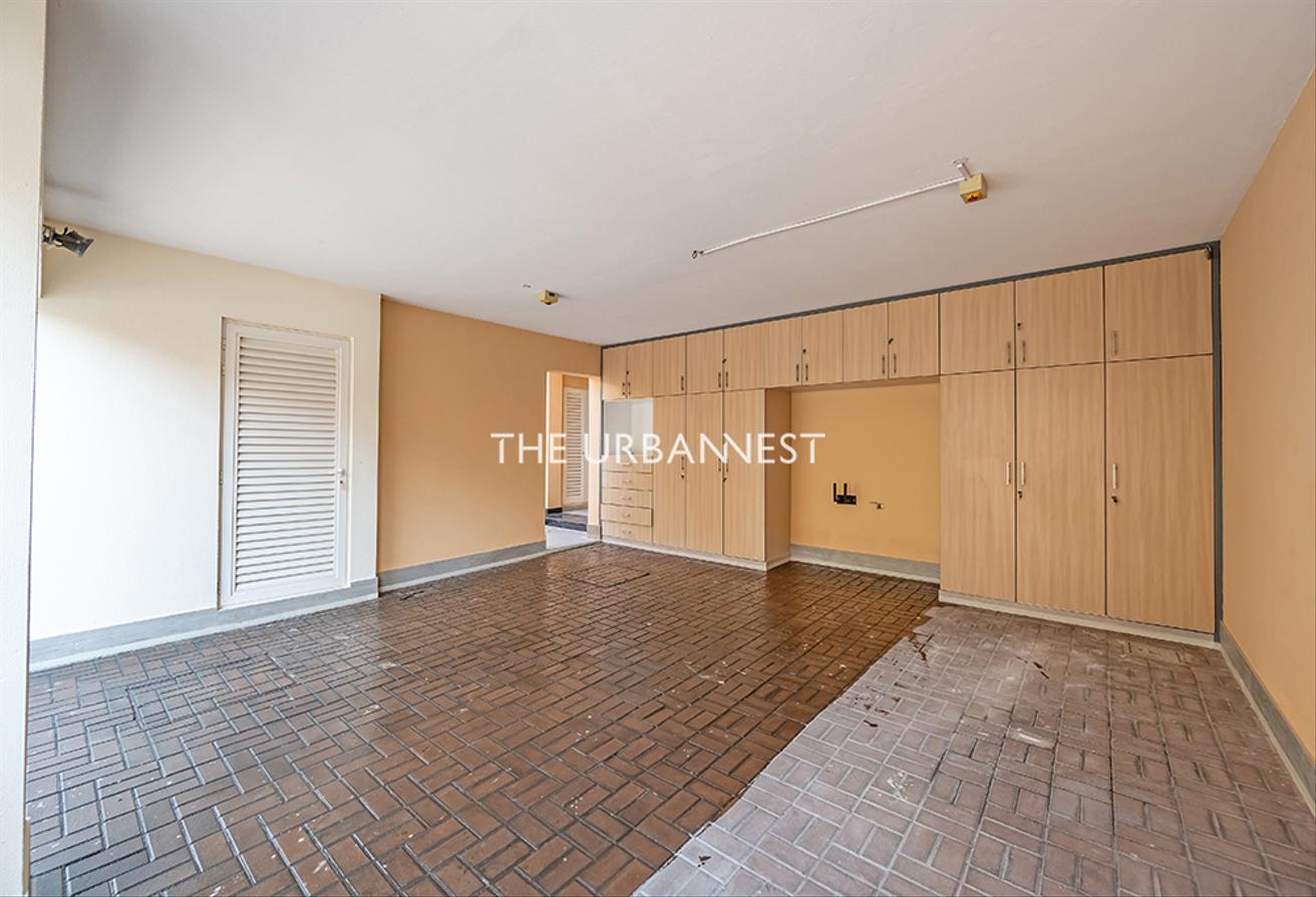 Available Now | Spacious 4 Bed Townhouse photo 18