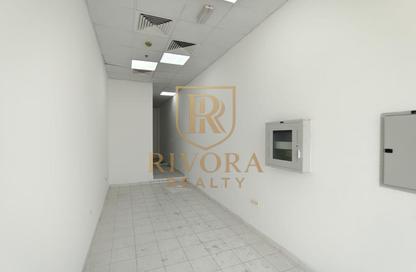 Shop - Studio - 1 Bathroom for rent in Al Karama - Dubai