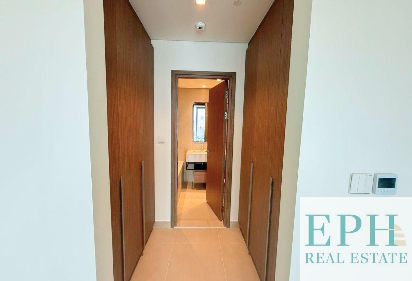 SEA VIEW | MID FLOOR | MULTIPLE UNITS | VACANT photo 7