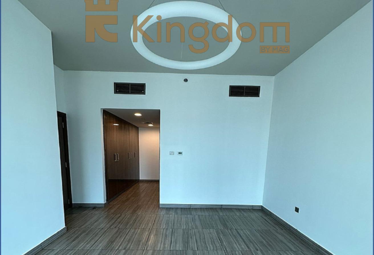 LAKE VIEW | NEAR METRO | PRIME LOCATION photo 10