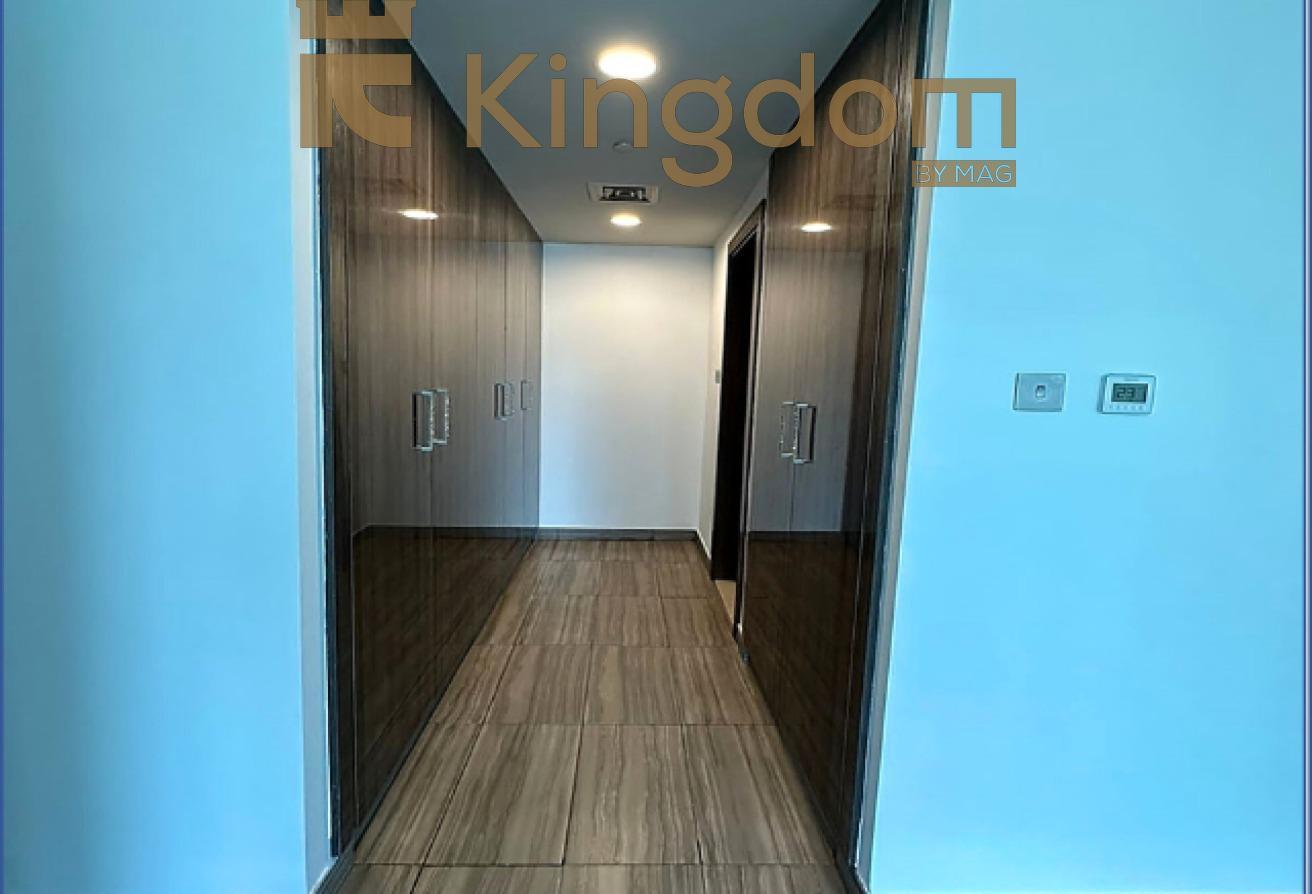 LAKE VIEW | NEAR METRO | PRIME LOCATION photo 11