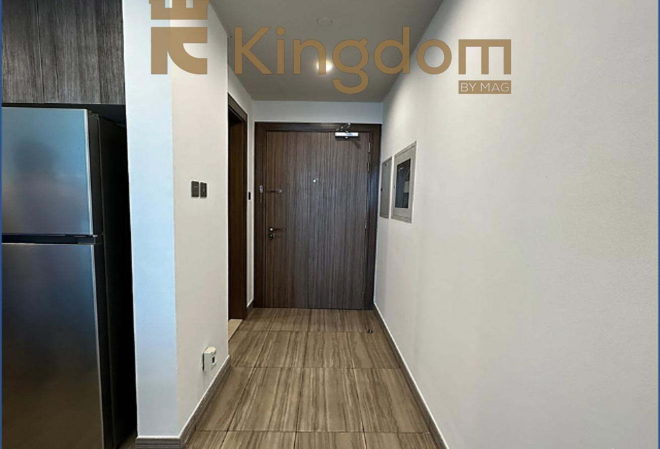 LAKE VIEW | NEAR METRO | PRIME LOCATION photo 4