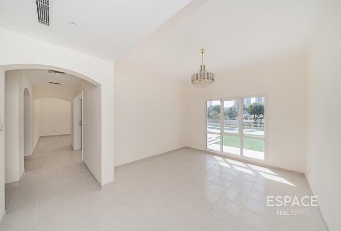 98238998 - Property Image 2