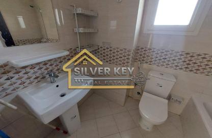 Apartment - 2 Bedrooms - 2 Bathrooms for rent in Abu Shagara building - Abu shagara - Sharjah